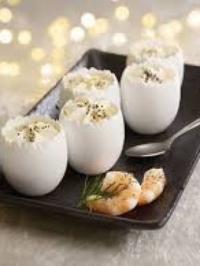 OEUF DE NOEL AUX CREVETTES