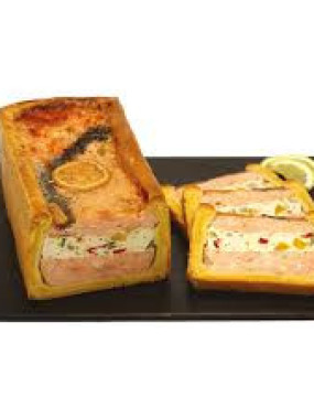 1/2 PATE EN CROUTE SAUMON ET MOUSSELINE DE LEGUMES