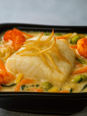 FILET DE SAINT PIERRE DU CAP ET ECREVISSES AUX AGRUMES EN CASSOLETTE