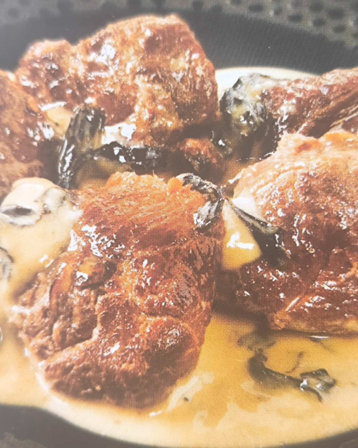 SAUTE DE KANGOUROU CREME DE CEPES