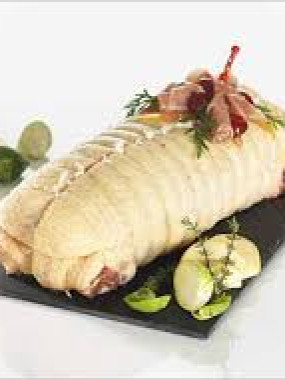 RÔTI DE FILET DE CHAPON FARCIE AUX MORILLES