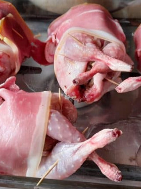 CAILLE  FARCIE MORILLE 